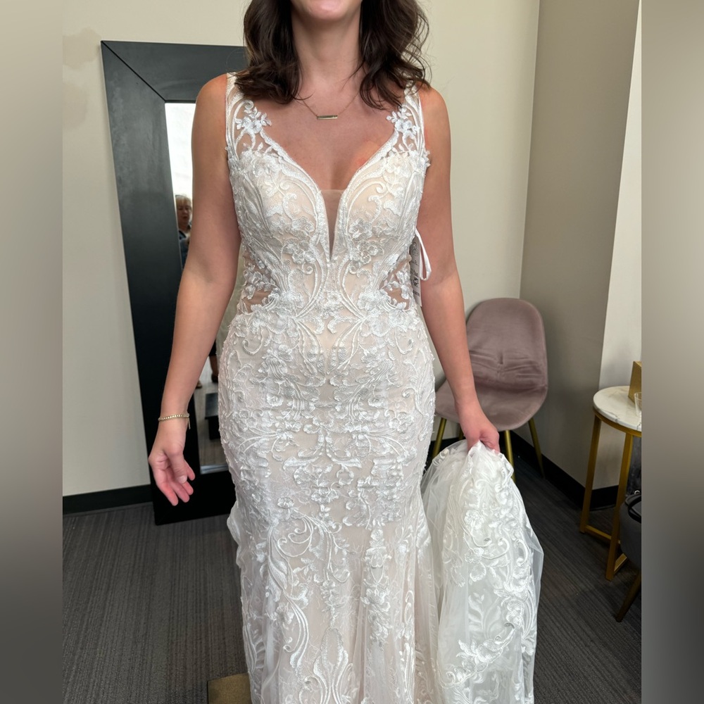 Fit and Flare Wedding Dress - Picture 4 of 4